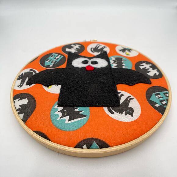 8" Orange Cute Halloween Bat Wall Hanging Felt Embroidery Rind Art - Picture 2 of 5